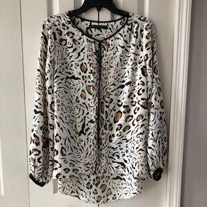 White House / Black Market, XS (Over sized), womens' long sleeved blouse, EUC